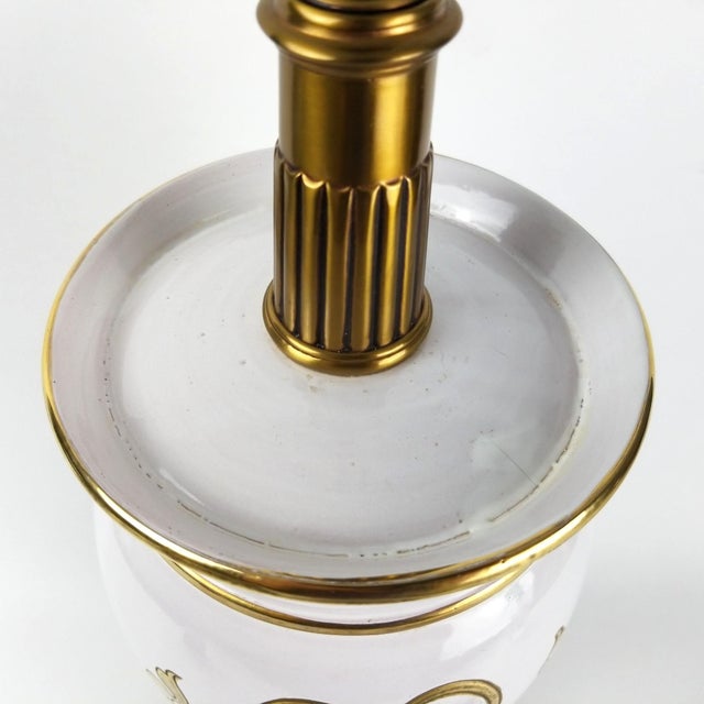 Vintage Neoclassical Stiffel Table Lamp White Porcelain Gold Greek Chariot Design For Sale - Image 11 of 12