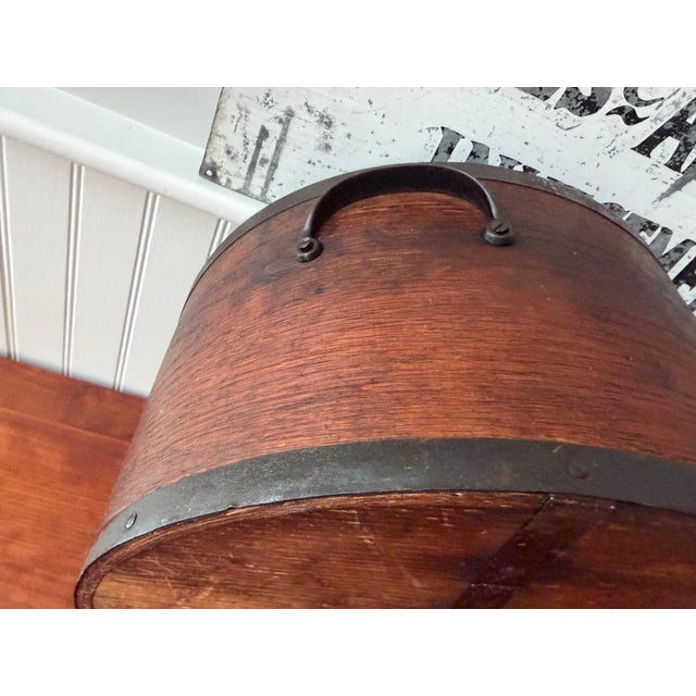 American Large Antique New England Wooden Dry Measure by Daniel Cragin, Wilton, New Hampshire – Primitive Grain Measure With Forged Iron Handles For Sale - Image 3 of 16