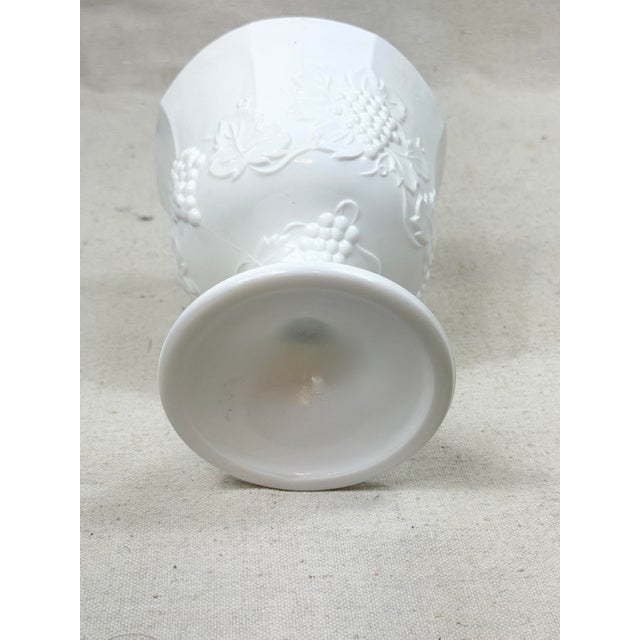 Vintage Grape Vine Footed Bowl For Sale In New Orleans - Image 6 of 6