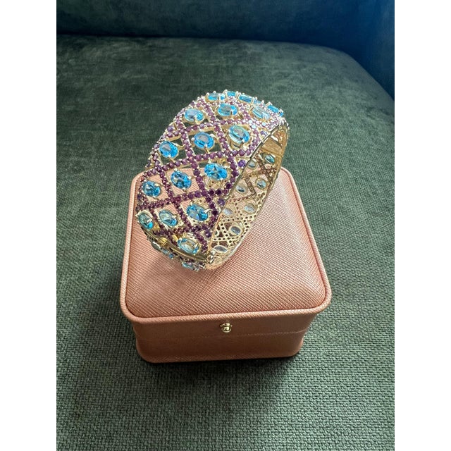 Early 21st Century Bochic "Capri" Amethyst & Blue Topaz Gem & Cuff Set In 18K Gold & Silver For Sale - Image 5 of 18