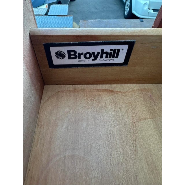 Broyhill Broyhill Cherry Wood Georgian Dresser With Mirror Made in North Carolina For Sale - Image 4 of 4