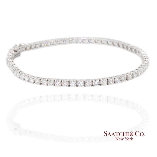 Contemporary 14k (585) White Gold Natural Diamond Tennis Bracelet Size 7.5 Inch For Sale - Image 3 of 9