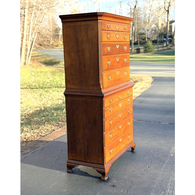 Handsome American Federal period chest-on-chest (two-part tall chest of drawers) with reeded corner pilasters, graduated...