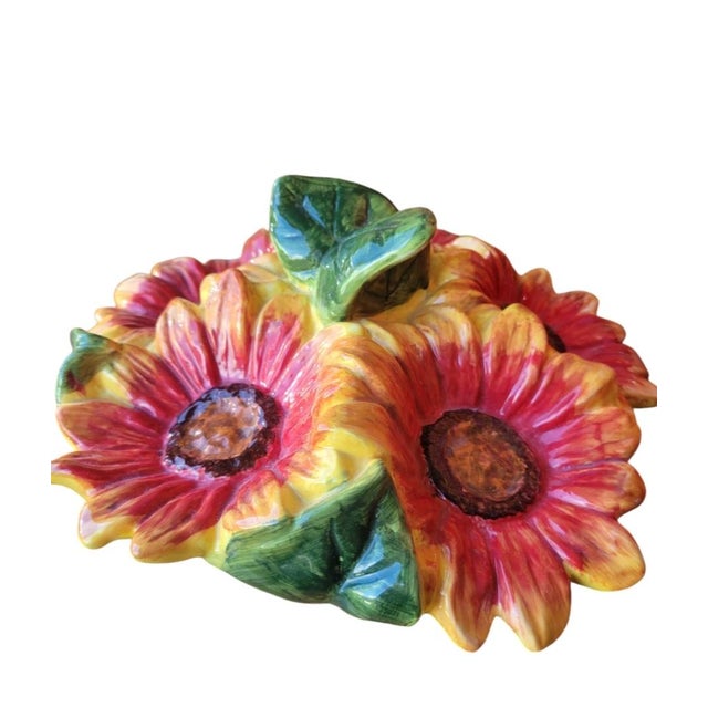 A sweet vintage large ceramic sunflower apple cookie or storage jar. It makes for a perfect cookie or sugar jar. The...