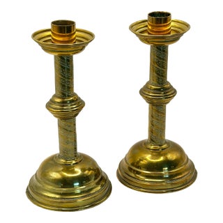 Vintage Brass-Plated Metal Candlesticks With Etched Detail – Pair of Traditional Hollywood Regency Candle Holders For Sale