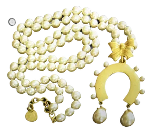 1980s Karl Lagerfeld Rare Runway Glass Hand Knotted Pearl Horseshoe Accent Lobster Claw Clasp Necklace