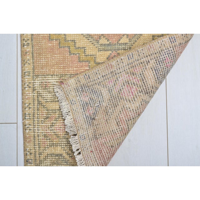 1960s Mid 20th Century Oushak Anatolian Wool Rug For Sale - Image 5 of 5