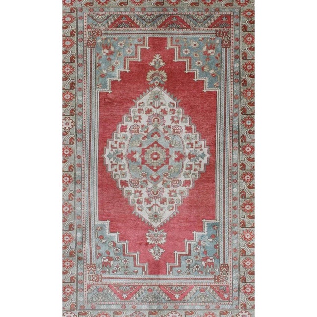 Traditional Mid 20th Century Vintage Turkish Oushak Rug With Medallion Design in Coral Pink and Light Blue For Sale - Image 3 of 11