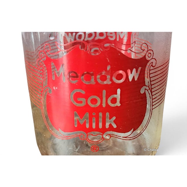 1960s Vintage Meadow Gold Glass Quart Milk Bottle W/ Red Graphics, 1960s For Sale - Image 5 of 6
