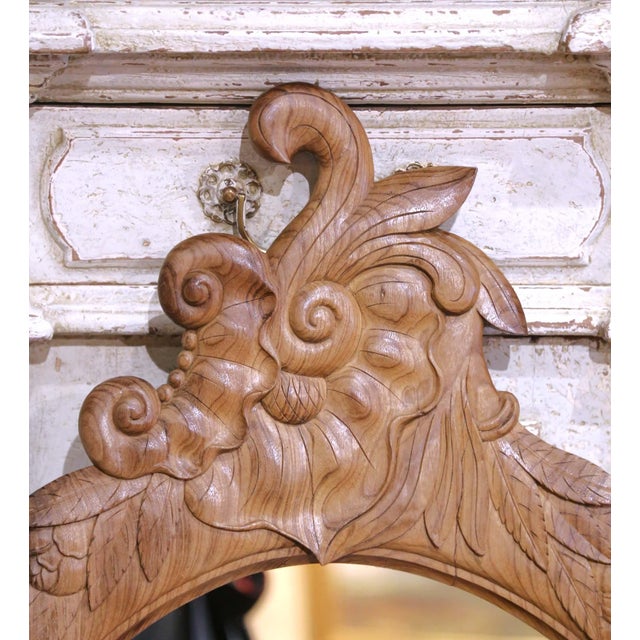 French Pair of 19th Century French Bleached Oak Oval Mirrors With Carved Grape Motifs For Sale - Image 3 of 8