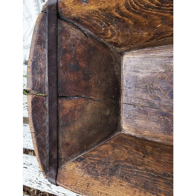 Primitive 19th-Century Hand-Hewn Wood Dough Trough With Forged Iron Repairs For Sale In Las Vegas - Image 6 of 11