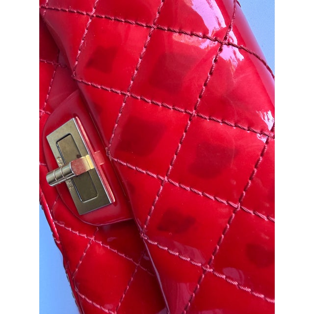 Chanel 2008 Chanel 2.55 Reissue Patent Leather Elongated Quilted Baquette Clutch Shoulder Bag For Sale - Image 4 of 18