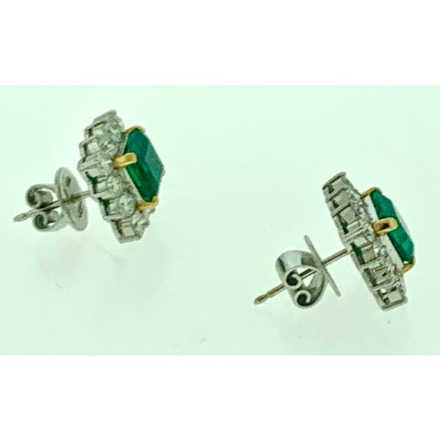 AGL Certified Insignificant Traditional 5 ct Colombian Emerald Diamond Earrings For Sale In New York - Image 6 of 18