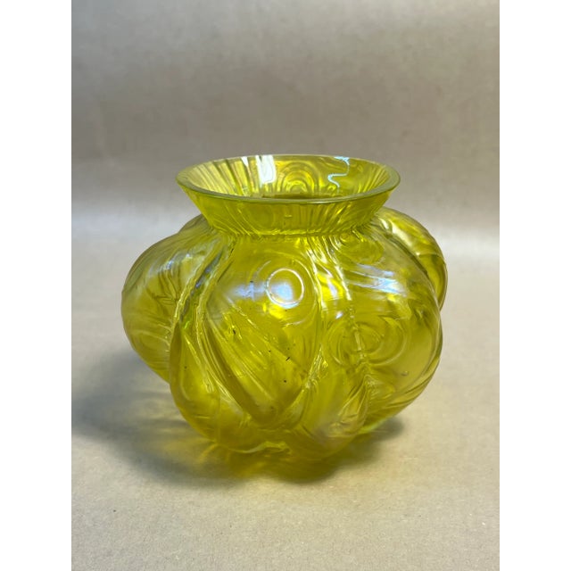 Art Nouveau Antique Kralik Spiral Optical Glass Vase For Sale - Image 3 of 7
