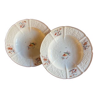 Antique 18th Century George II Bow Porcelain Soup Bowls Decorated With Two Quails in the Kakiemon Taste - a Pair For Sale