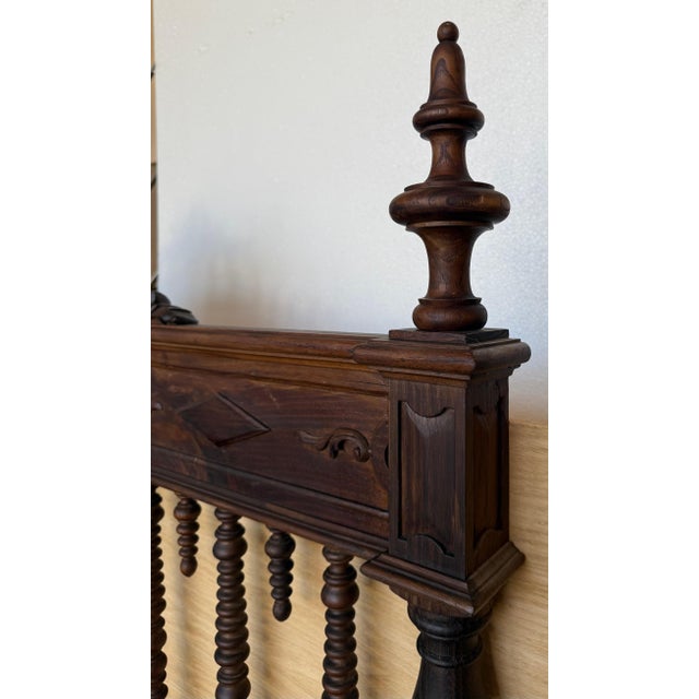 Early 20th Carved Medallions Queen Size Bed, Original Four Poster Lisbon Bed For Sale - Image 12 of 18