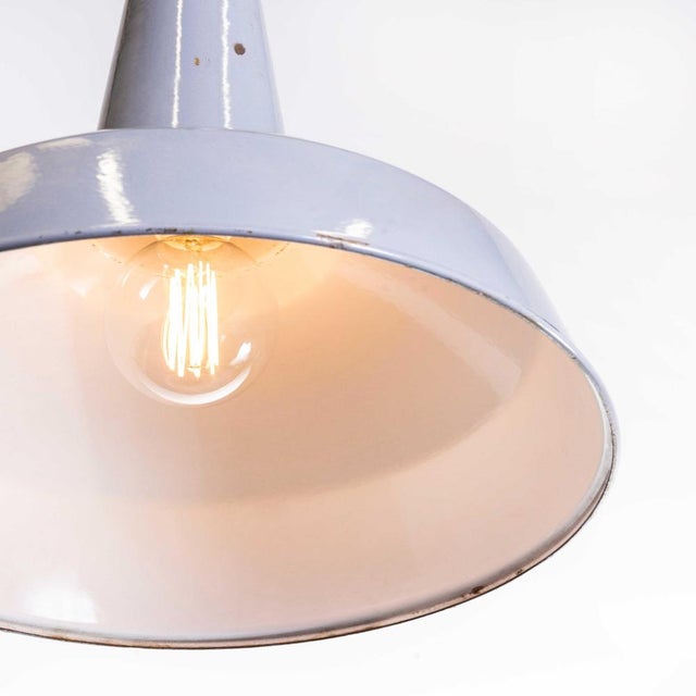 Industrial Industrial Enamelled Pendant Lamp from Benjamin, 1950s For Sale - Image 3 of 12