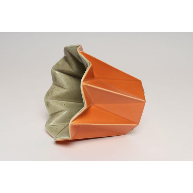 1960s Vintage "Prismatique" Orange and Green Vase by Belle Kogan for Red Wing Pottery For Sale - Image 5 of 12