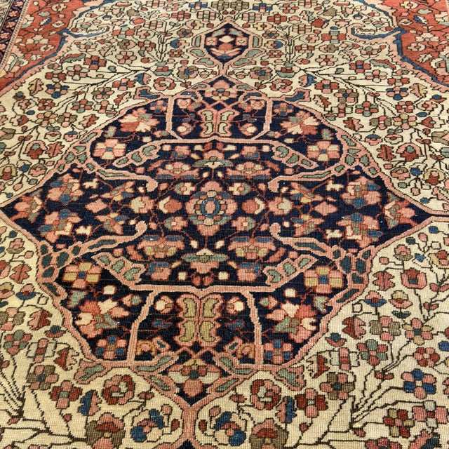 Sarouk Floral Medallion Rug by Ignoto for Ignoto For Sale - Image 6 of 11