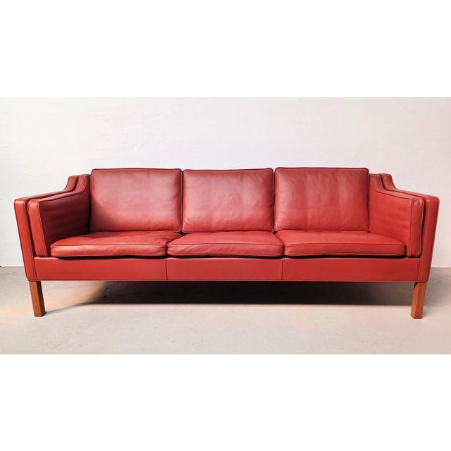 1970s Børge Mogensen 3 seater model 2213 leather sofa in very good condition and with rarely seen original extra cushion,...