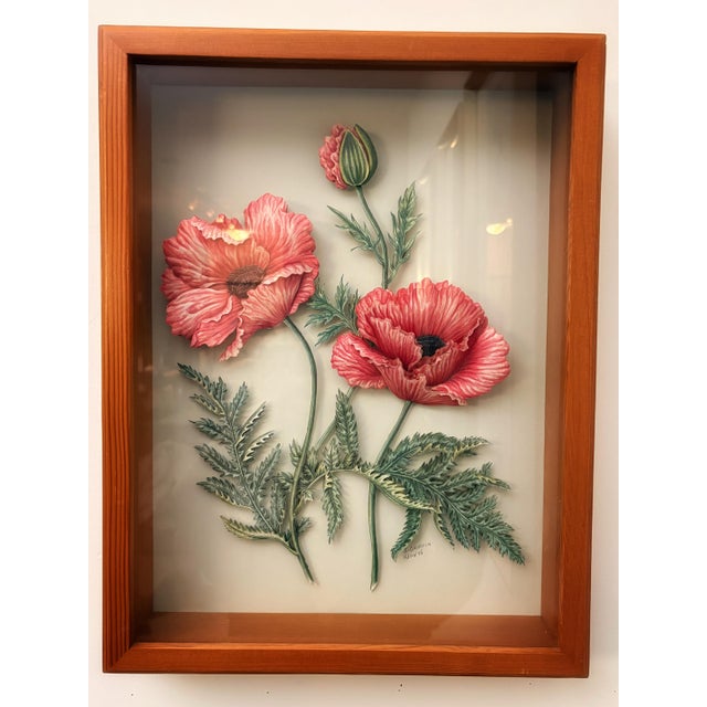 1990s Vintage Signed 1998 I. Griffin Dimensional Botanical Poppy Relief – Framed Shadowbox Wall Sculpture For Sale - Image 5 of 7