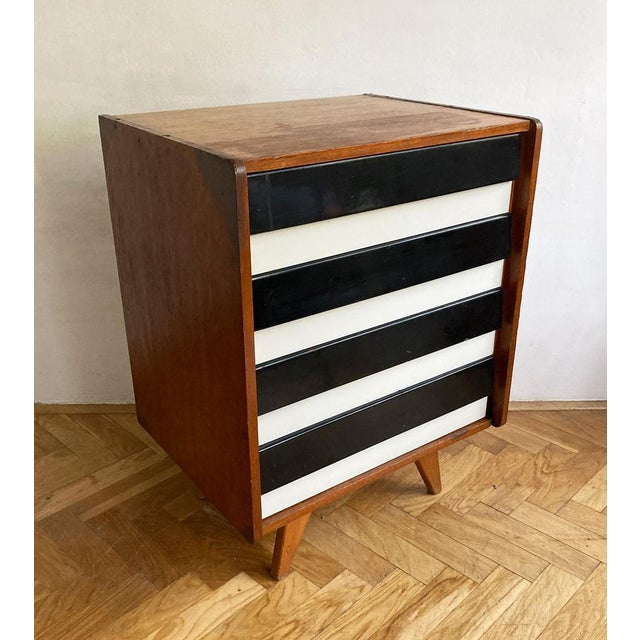 This exceptional cabinet is a rare, possibly unique interpretation of the iconic U-453 model designed by Jiří Jiroutek and...