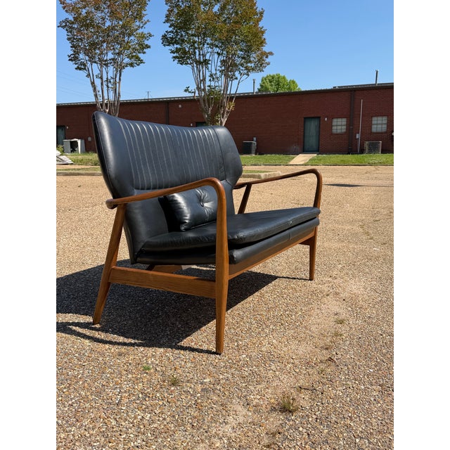 Mid-Century Modern Helsinki Italian Leather Loveseat Attributed to Matt Izzo For Sale - Image 3 of 7