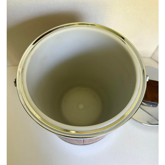 1960s Mid Century Modern Kromex Faux Wood Ice Bucket With Chrome Lid & Wood Accents For Sale - Image 4 of 12