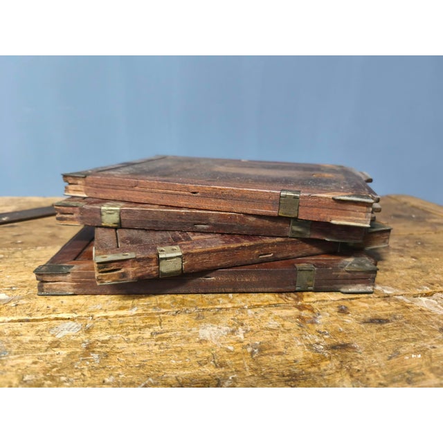 Studio Camera with Original Wooden Stand and Other Accessories, Late 19th Century, Set of 5 For Sale - Image 16 of 18