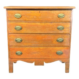 19th C American Federal Hepplewhite Four-Drawer Chest of Drawers For Sale