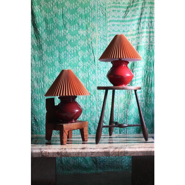 1920s 1920s Pair of Red Glass Art Deco Table Lamps With Orange Pleated Lampshades For Sale - Image 5 of 18