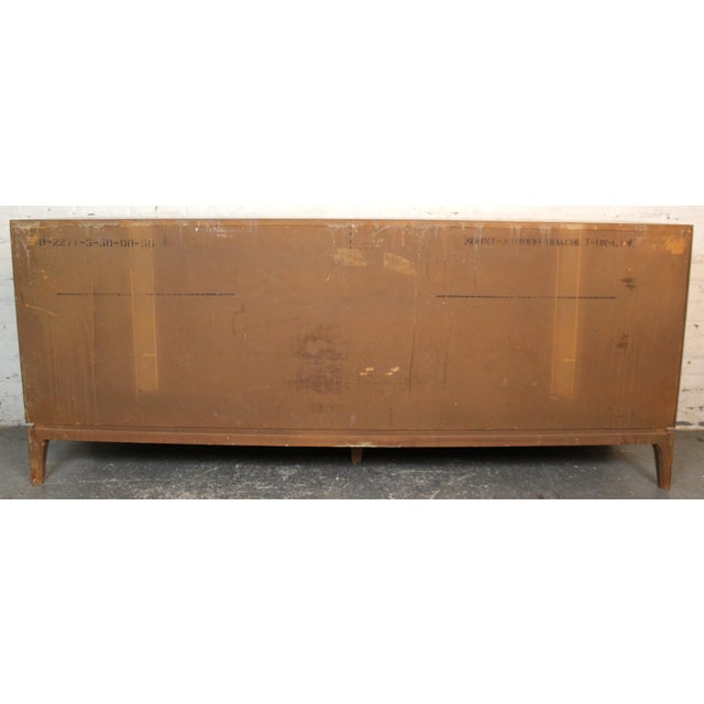 Mid 20th Century Thomasville Mid-Century 'Arched' 9-Drawer Lowboy Dresser in Burl & Walnut For Sale - Image 17 of 18