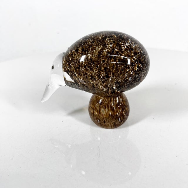 Late 20th Century Modern Murphy Art Glass Kiwi Bird Paperweight New Zealand For Sale - Image 5 of 13
