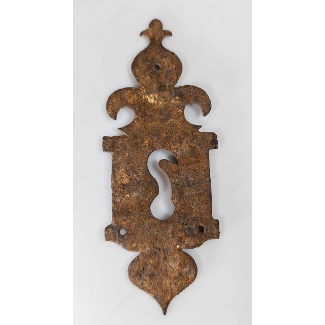 18th Century or Earlier American or German Wrought Iron Escutcheon Plate Lock For Sale - Image 4 of 8