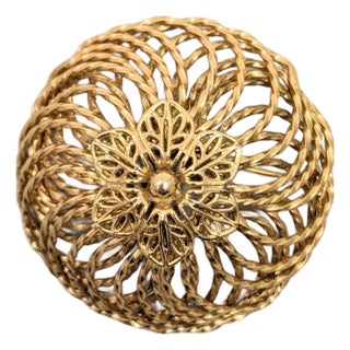 Vintage 1960s Signed Napier Round Goldtone Flower Brooch For Sale