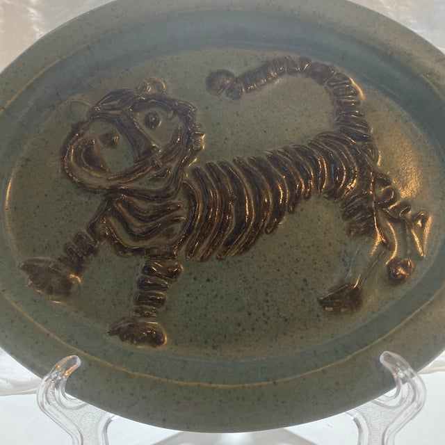 Mid 20th Century Bennington Pottery/1960s Ceramic Tiger Plaque by David Gill For Sale - Image 5 of 12