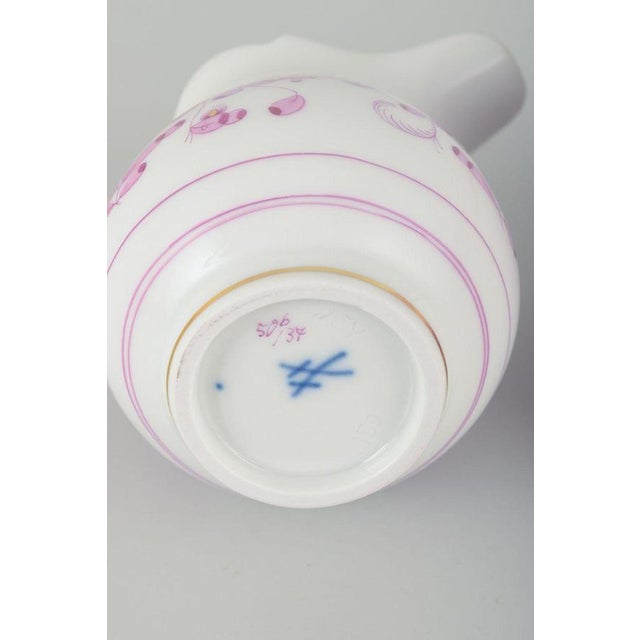 Early 20th Century Pink Indian Porcelain Sugar Bowl and Cream Jug from Meissen, Set of 2 For Sale - Image 5 of 6