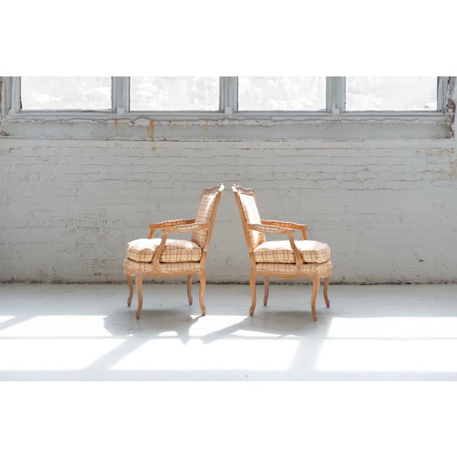 Henredon Pair of Louis XV Style Lounge Chairs For Sale - Image 4 of 12