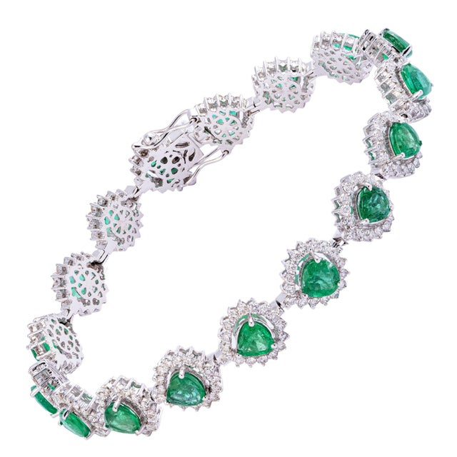 Emerald 7.42 Cts Zambian Emerald Heart Shape Tennis Bracelet with Diamonds 14k Gold For Sale - Image 8 of 18