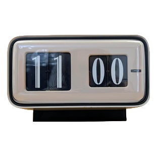 First Version Cream-colored Cifra 5 Flip Clock from Solari & C. Udine Italy, 1960s For Sale