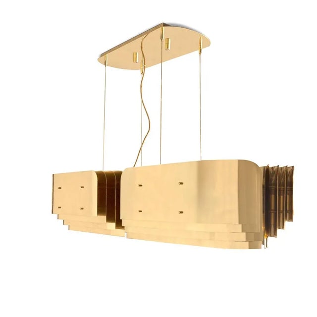 The welcoming and shiny presence of Sarah Vaughan is present in every single detail you'll find in Vaughan mid-century...