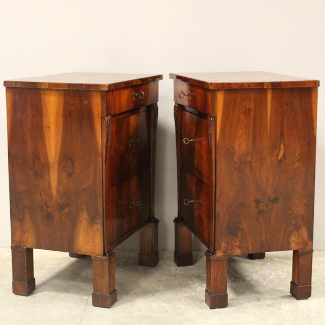 Traditional Italian Empire Bedside Tables in Walnut, Set of 2 For Sale - Image 3 of 13