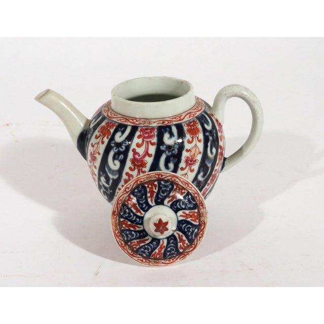 Ceramic First Period Worcester Porcelain Queen Charlotte Pattern Teapot & Cover For Sale - Image 7 of 12