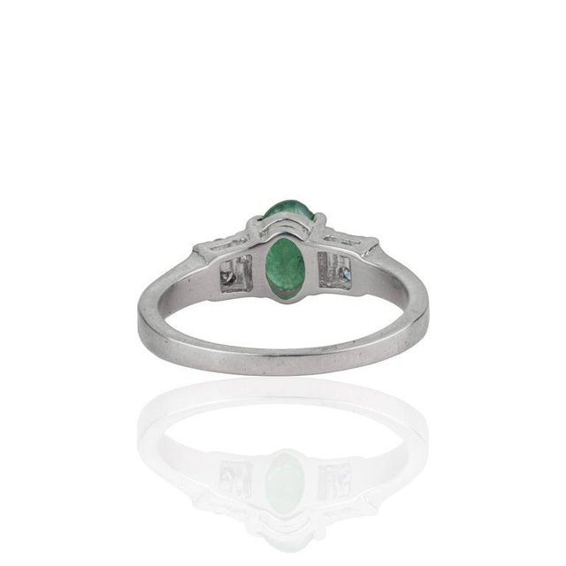 Contemporary Luxury Emerald & Diamond Ring in 925 Sterling Silver, Size 7.5 For Sale - Image 3 of 12