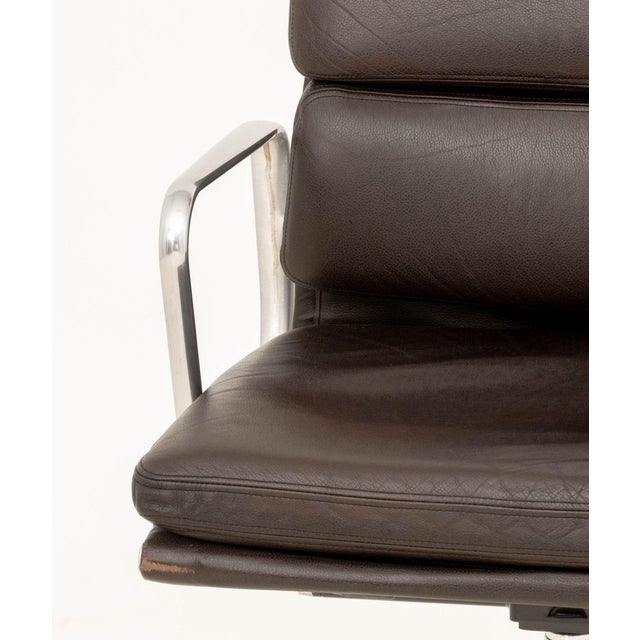 Modern Charles and Ray Eames Soft Pad Management Chair For Sale - Image 3 of 8