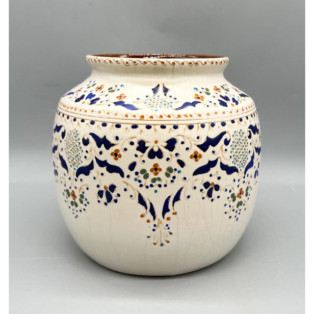 Ivory Vintage Arauco Antiqua Chile Hand-Painted Crackle Glaze Pottery Vessel / Vase – Folk Floral Motif For Sale - Image 8 of 12