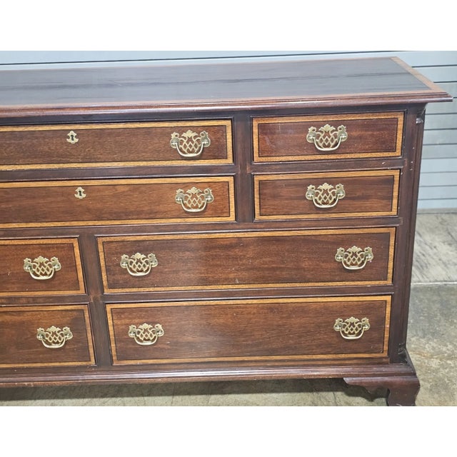 Late 20th Century Stickley Banded Mahogany Dresser Chest of Drawers Dovetail Construction For Sale In Cleveland - Image 6 of 15