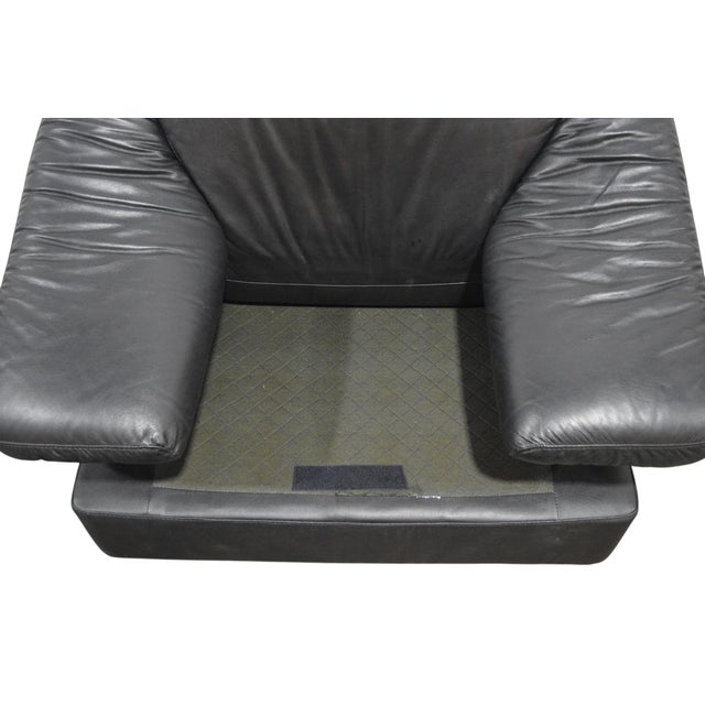 1980's Italian Modern Leather Chair and Ottoman For Sale In New York - Image 6 of 10