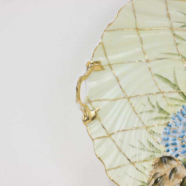 Light Green Set of Two Vintage Hand-Painted Porcelain Serving Trays With Floral Design For Sale - Image 8 of 9