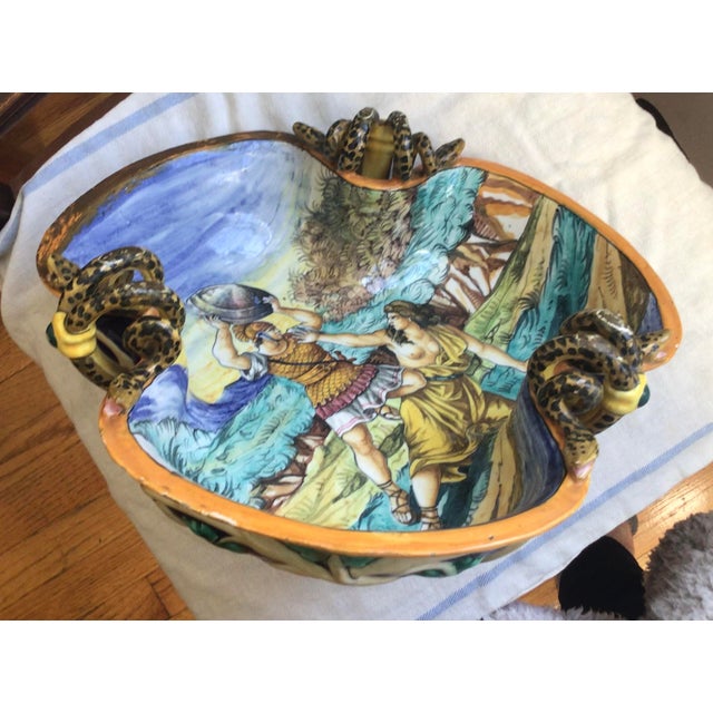 1980s End of Century Italian Urbino Style Maiolica Centerpiece Bowl For Sale In New York - Image 6 of 8